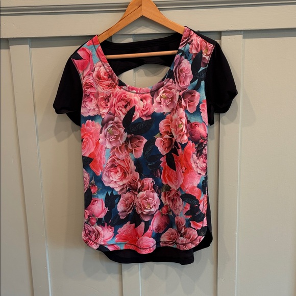 🌸 Lululemon Lightened Up Secret Garden Short Sleeve Top • Size 10 - Picture 3 of 7